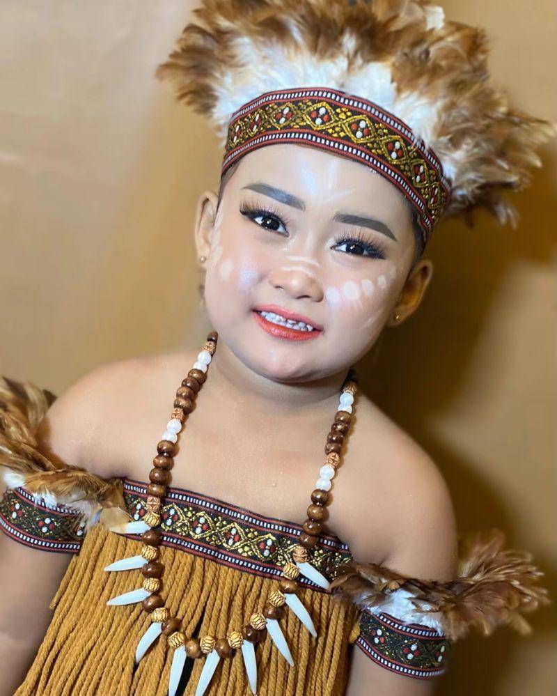 Make up etnik ceria